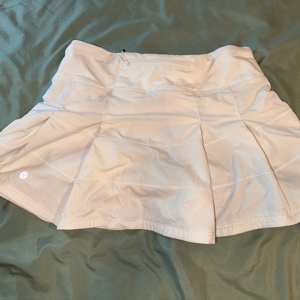 White lulu lemon tennis skirt